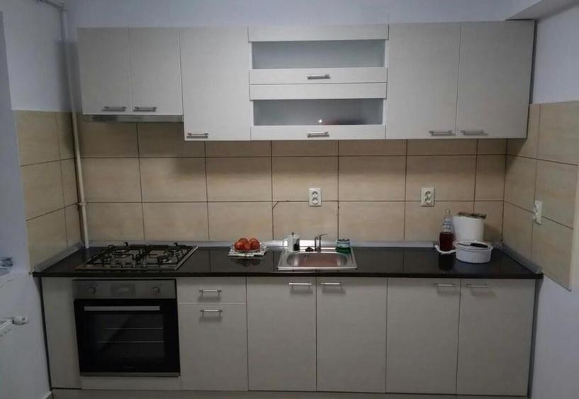 Apartament 4 camere, decomandat - zona Tohanu Nou. - 1