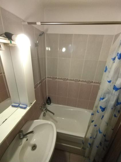 Apartament de vanzare sau inchiriere - 7