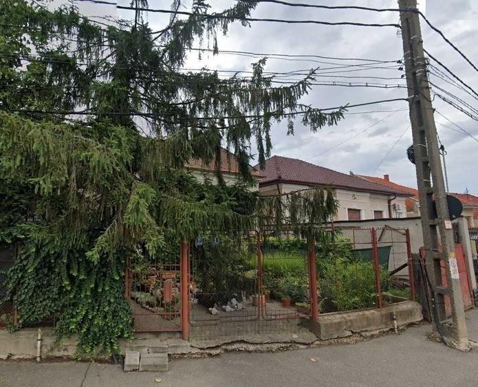 Vand casa din caramida cu 7 camere si dependinte cu beci boltit. - 1