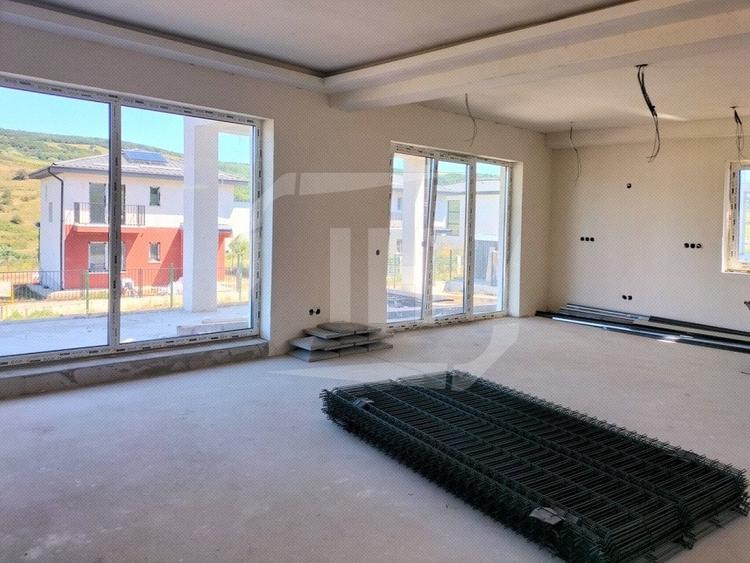 Casa  120 mp utili, terase  panoramice 40 mp, garaj - 5