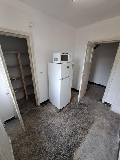 3 camere, intre Gara de Nord si Basarab, B-dul Dinicu Golescu, nr 39 - 13