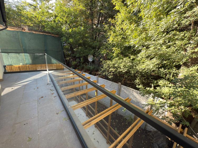 Metrou,Eroii  Revolutiei  PADESUL Vila 2024 ,Finisaje lux ,BINE CONSTRUITA 6 cam - 15