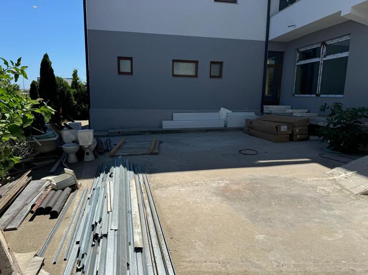 Vânzare/Inchiriere Azil Modern în Techirghiol - Parter + 3 Etaje - 11