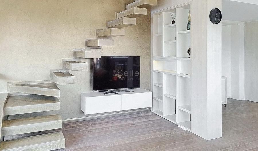 Priveliste Panoramica Spre Oras Si Masivul Tampa - 16