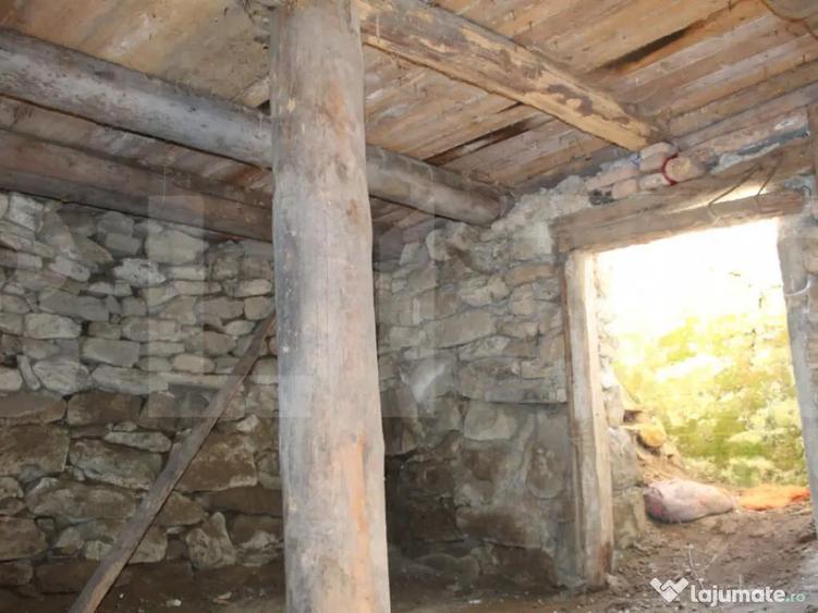 Casa batraneasca cu teren generos - Telechia - 1