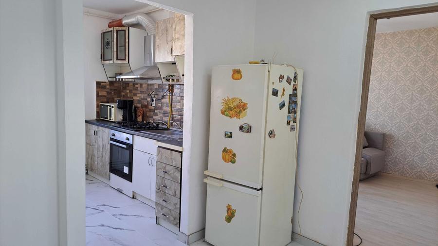 Inchiriez apartament 2 camere - 2