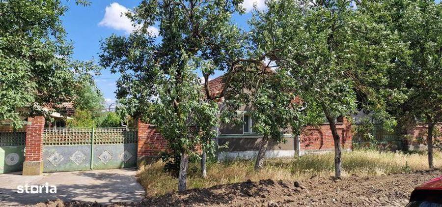 Casa de vanzare la 37 km de Arad - 1