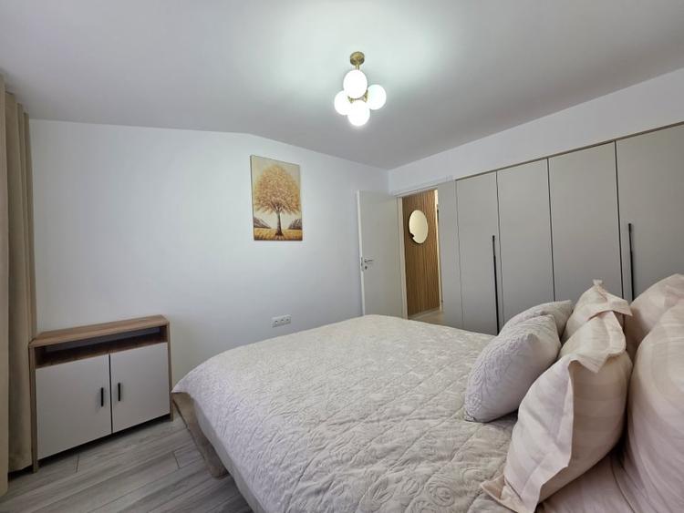Apartament cu trei camere pe doua niveluri, tip vila, zona Tractorul - 6
