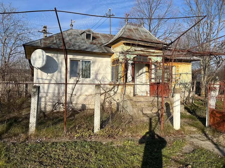 Vand casa ?i teren Com Suseni. Sat Tutulesti Vand casa ?i teren Com Suseni. Sat Tutulesti