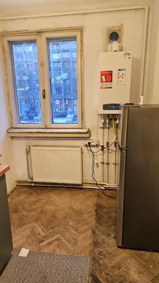 Apartament de 2 camere decomandat in Blocul Patria - 9