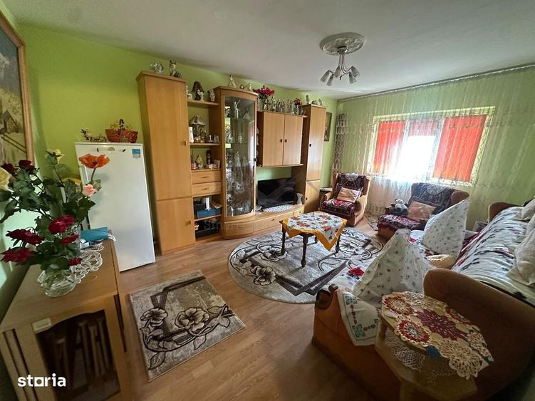 Apartament cu 3 camere decomandat în Tomești