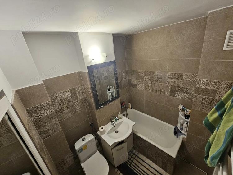 De vanzare: Apartament 3 camere decomandat - 1