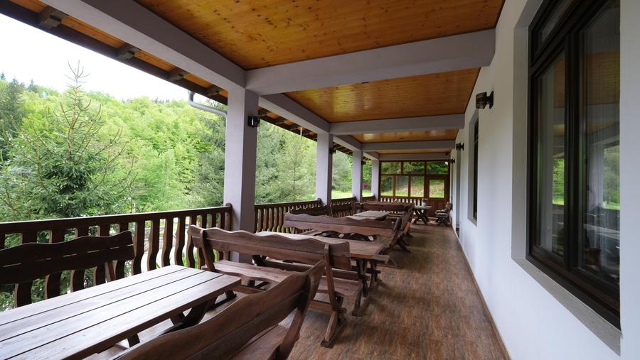 Vanzare pensiune noua complet functionala superba Prahova padure priveliste - 11