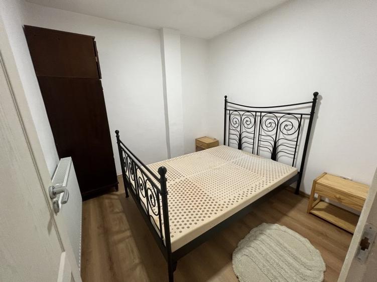 2 case, hala depozitare, teren 3785 mp - 2 F.S. - 22 m, pe malul Begai - 13