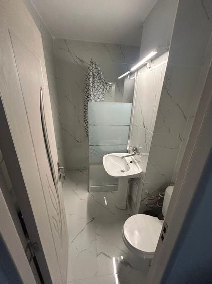 Inchiriez apt 3 camere zona Podgoria etaj 1 - 5