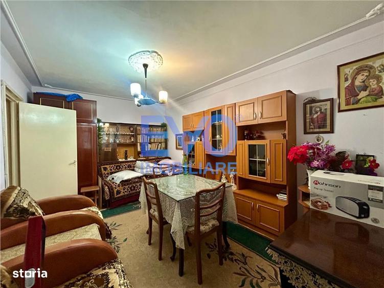 Apartament 2 Camere De Vanzare, Etajul 1, Podu Ros - 1