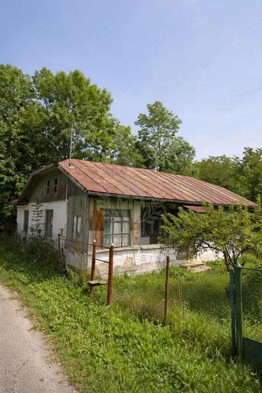 TEREN//CASA BATRANEASCA //SLANIC PRAHOVA - 1