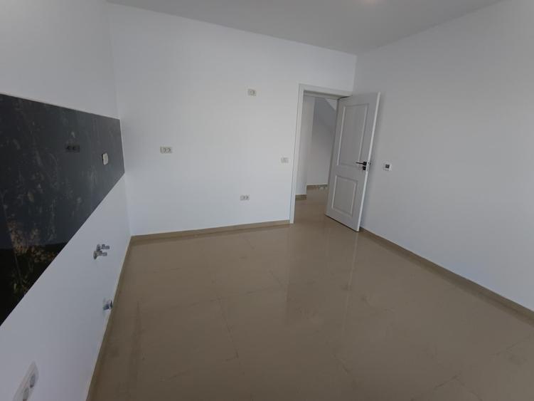 Casa de vanzare este situata in Iasi, zona Valea Lupului-Antibiotice - 3