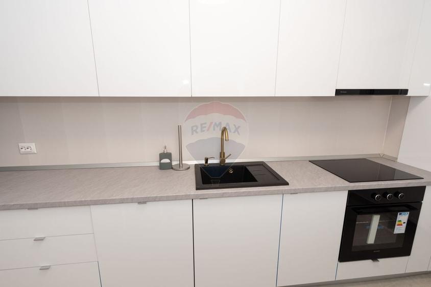 PRIMA INCHIRIERE Studio modern + balcon mare, Hils Splai, 60mp - 9