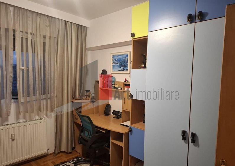 Apartam 3 camere, SD, et.9/10, Pia?a Salajan - 4