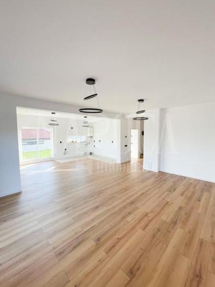 Casa 5 camere de vanzare in Chinteni - 1