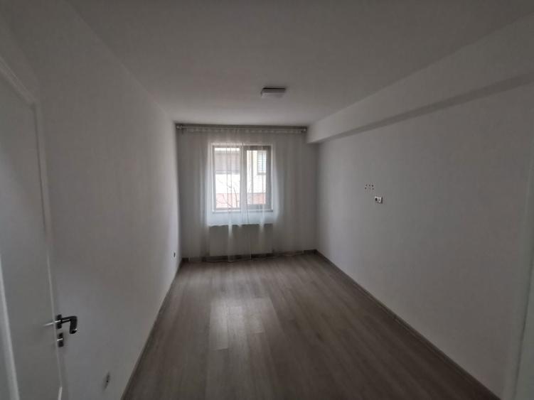 Inchiriez apartament 3 camere decomandat + loc parcare zona Dobroesti , gol gata de mutat / se face contract ( Zona Pod Fundeni - Dobroesti) - 4