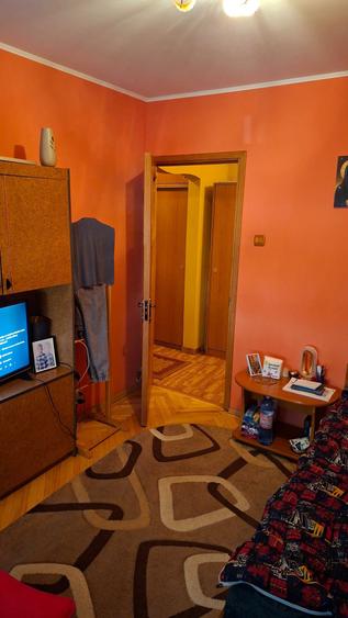 Apartament 4 camere de vanzare Titan, parter, bloc cu 4 etaje - 8