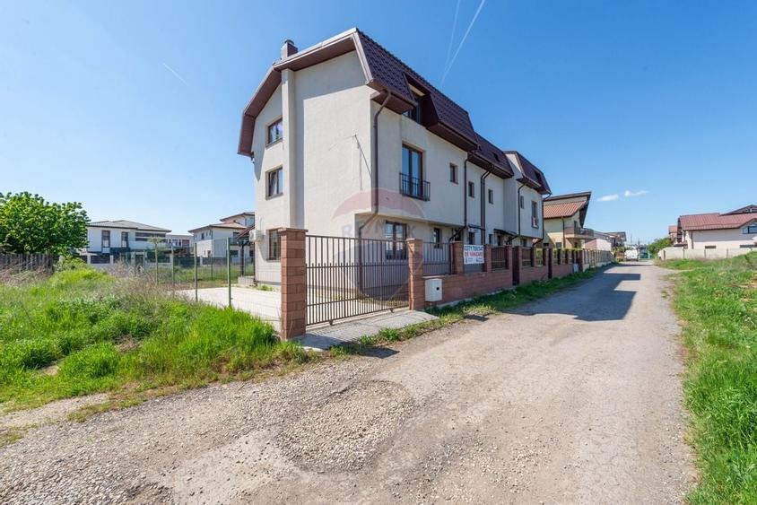 Casa / Vila 5 camere de vanzare in zona Odai Otopeni - 1