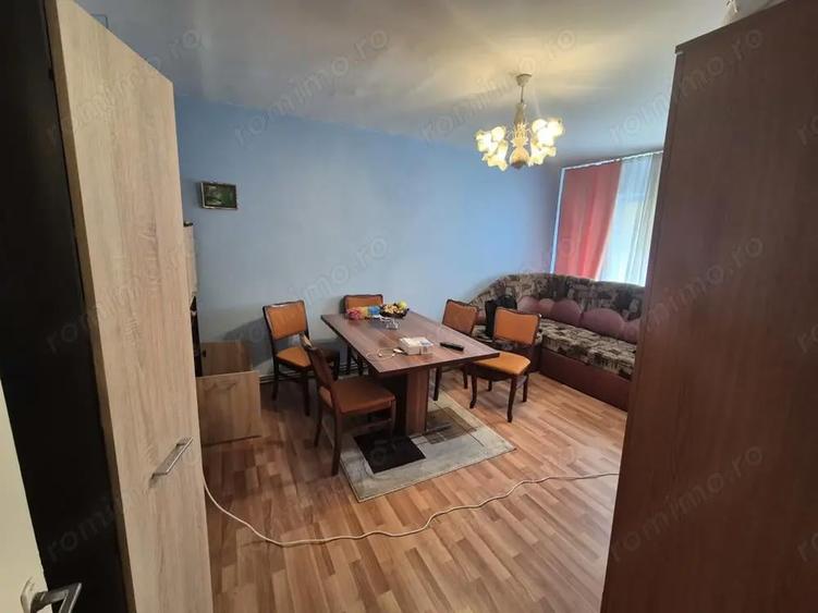 Vand apartament 3 camere Micro 4 - 10