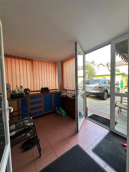 Casa individuala si spatiu comercial - 8