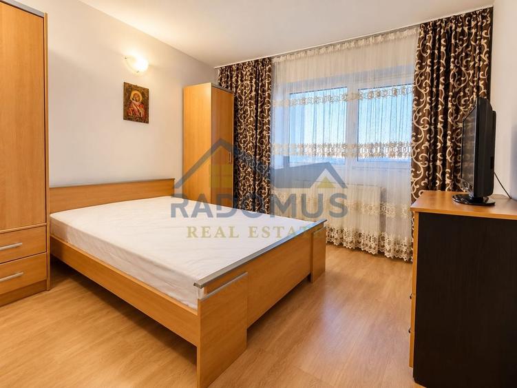 Apartament cu 3 camere decomandat, mobilat în P-ța Mihai Viteazu