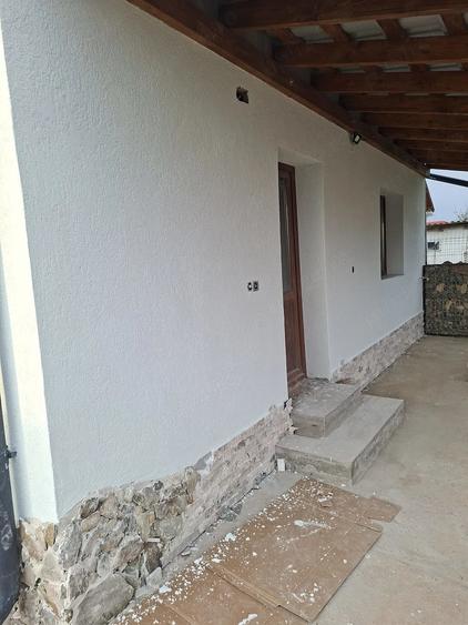 Casă cu 4 camere cu Teren 700 Mp în Peciu Nou