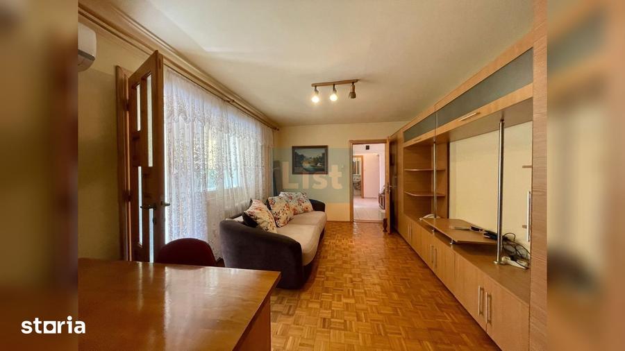 Apartament cu 3 camere semidecomandat în Micro III