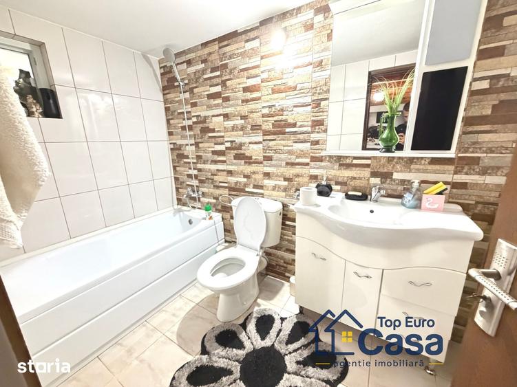Casă cu 4 camere cu Teren 1257 Mp în Stâlpeni