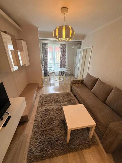 Apartament cu 2 camere semidecomandat, mobilat în Fratelia