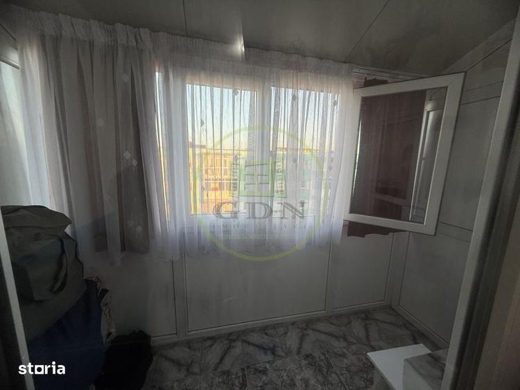 Apartament cu 3 camere decomandat în Craiovița Nouă