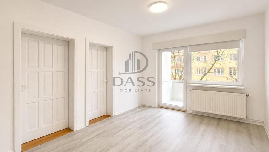 Apartament cu 4 camere decomandat, mobilat în Ștrand