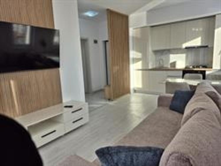 Apartament cu 2 camere semidecomandat în Militari