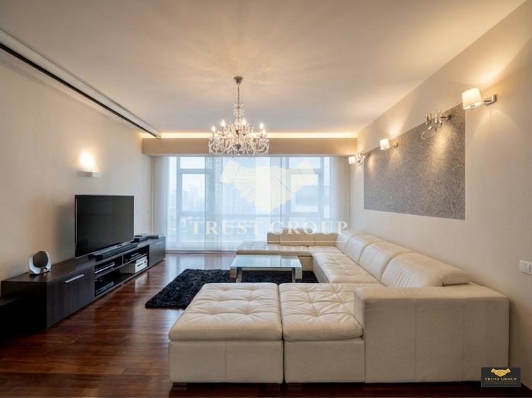 Apartament cu 4 camere semidecomandat, mobilat în Herăstrău