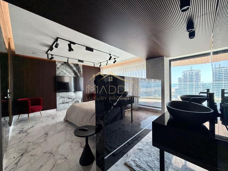 Penthouse cu 5 camere decomandat, mobilat în Central