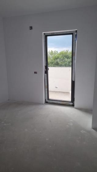 Casă individuală cu 4 camere cu Teren 300 Mp în Sud