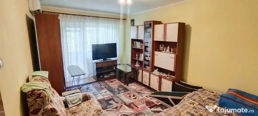 Apartament cu 2 camere decomandat în Est