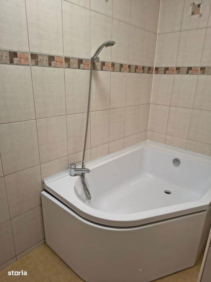 Apartament cu 3 camere decomandat în Țiglina 1