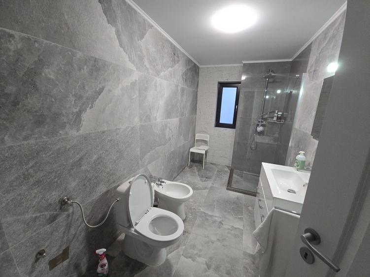 Casă cu 4 camere cu Teren 600 Mp în Copou