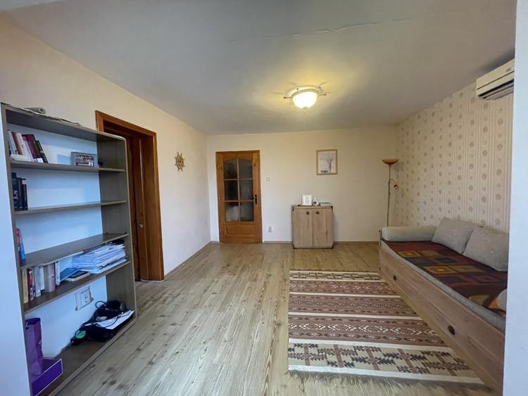 Apartament Deosebit, semidecomandat  cu garaj in curte - 13