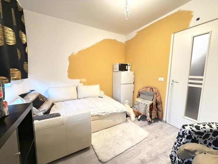 Garsoniera, 17mp utili, apartament etaj 3, renovata - zona UMT - 1