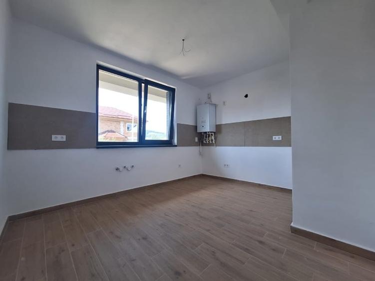 EXCLUSIVITATE! Casa tip duplex,  finisaje premium, curte, 2 locuri de parcare - 6