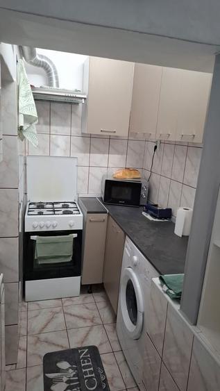 Inchiriez garsoniera zona Coresi - 1