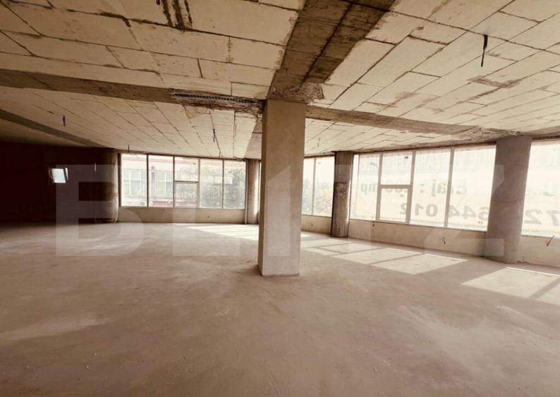 Spatiu comercial, 200 mp, open space - 2