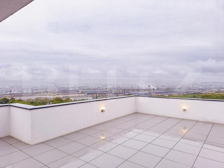 O locuinta de exceptie, unde confortul intalneste panorama orasului - 17